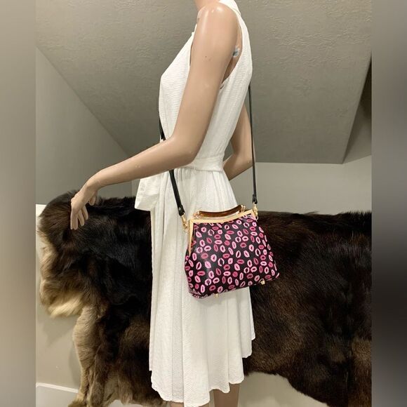 Handmade Genuine Leather Lips👄 Print, Double Kisslock Bag & Small Clutch Set - Picture 8 of 16